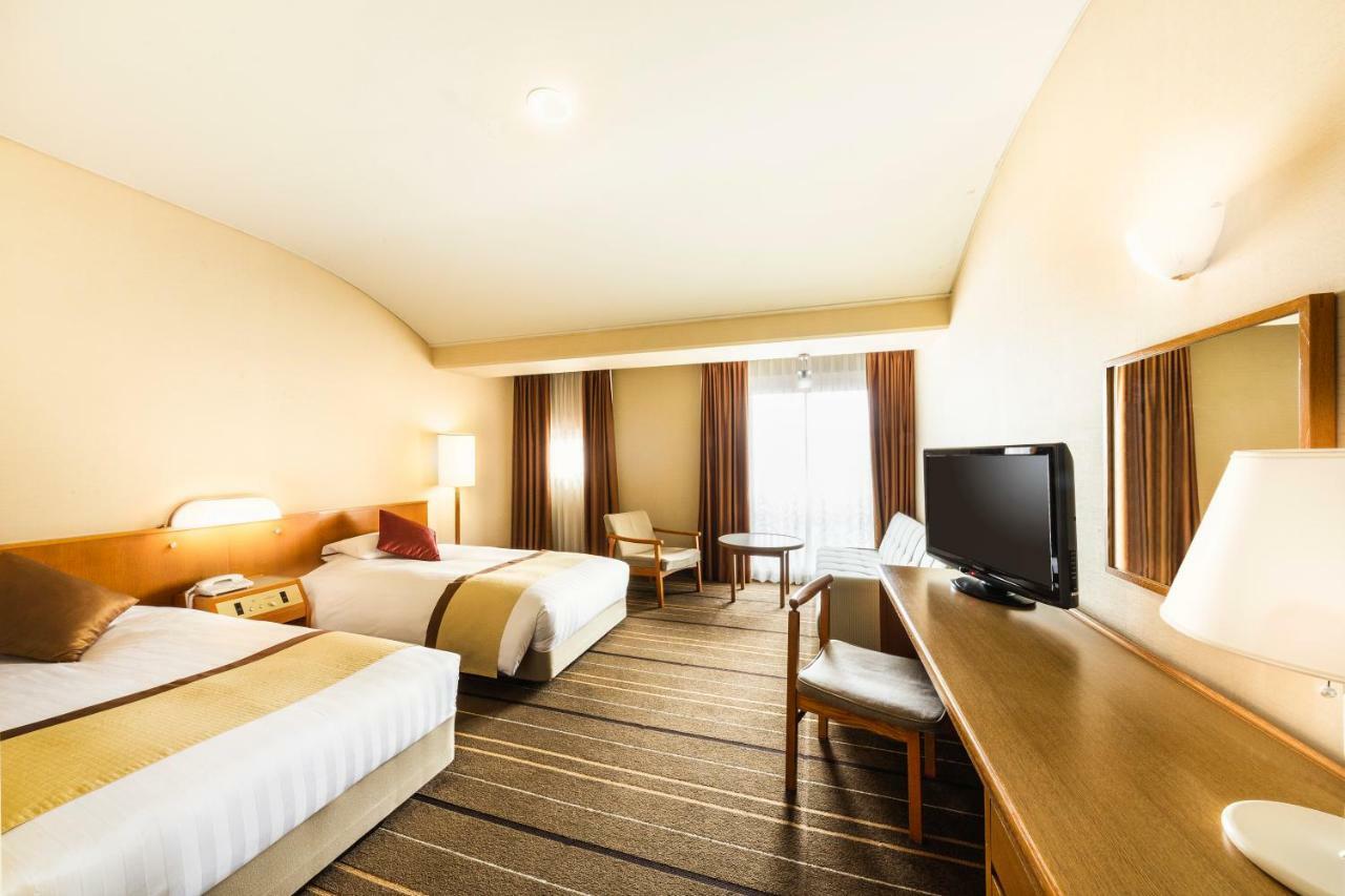 Hotel Senri Hankyu Osaka 4*
